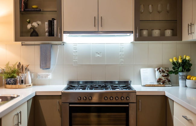 Hamptons Inspired Luxury - Photo 37