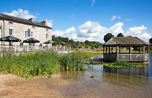 3 Bedroom Lakeview Lodge - Ensuite & Balcony Deck - Foto 81