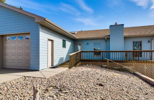 Deck with Lake Mac View! Spacious Family Retreat - Foto 28