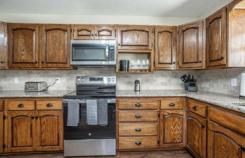 3-bedroom 2 bath With Hot Tub Near Winstar - Foto 30