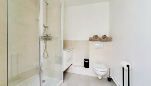 La Résidence Alpha Viroflay 302 - Duplex 2 chambres - 5 pers - Foto 5, towels, Shower