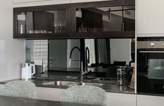 Luxury with Terrace & Sea View by FeelHome - Photo 10