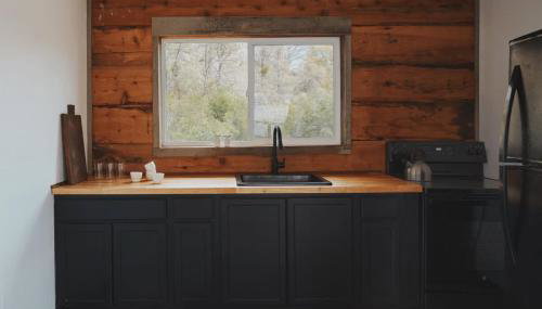 Secluded rustic 2-bedroom cabin on nature retreat - Foto 4