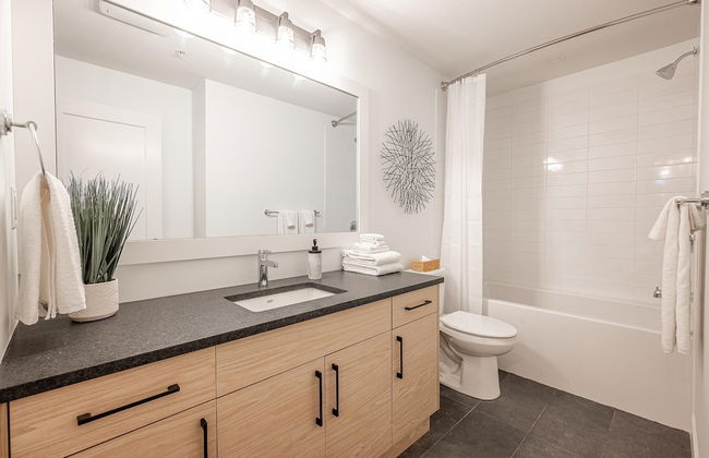 Grizzly Ridge Getaway Brand New, Hot Tub, Sleeps 11 - Photo 17