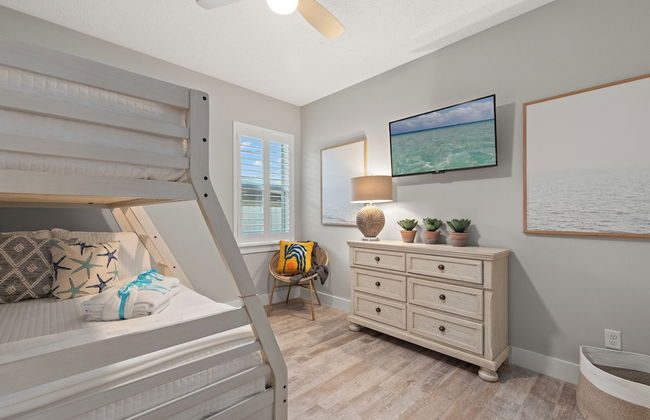 Charming 3/2 Beach House w/ Pool & Golf Cart Included - 1 Min Walk to Beach - Foto 4