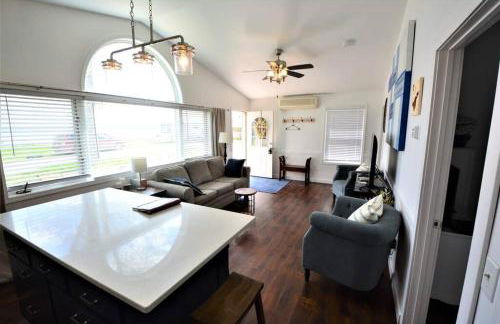 Remodeled, Grill, Outside Seating, Dock, Swimming - Photo 20