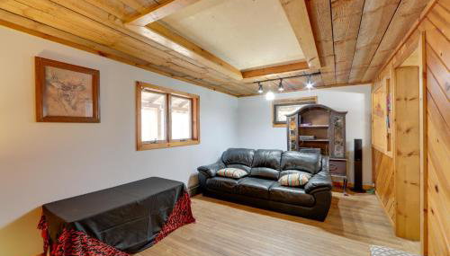 Love Shack Retreat Cabin with Deck and Yard! - Foto 3