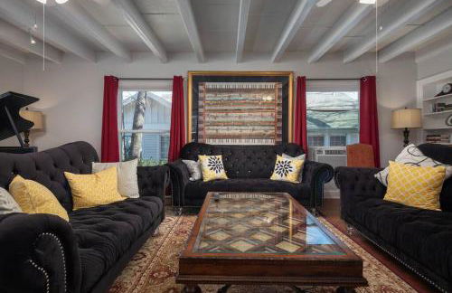 Grand Performance Home 3 min to Downtown, Stockyard, AT&T - Photo 11