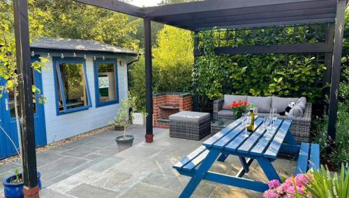 CHERRY MEWS by BOURNECOAST - A Detached Holiday Home with Parking and a Garden - HB7358 - Foto 2