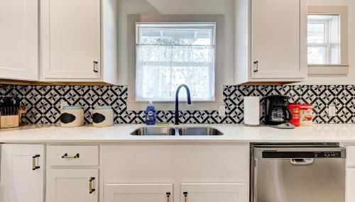 Cottage Chic- Less than 5 mins to Plaza District - Foto 3