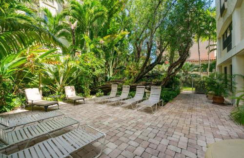 2BR Beachside Retreat with Pool - Foto 40