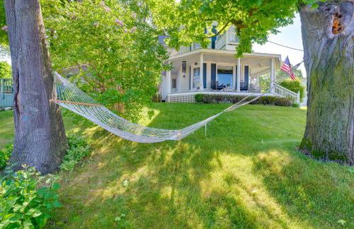 Elegant 1905 Home Steps to Torch Lake and Dtwn - Foto 27