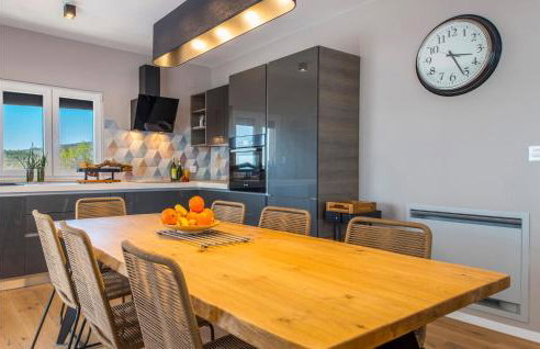 Villa with Swimming Pool, Outdoor Kitchen, Sauna, Hot Tub, Play Area, Sea View - Foto 64