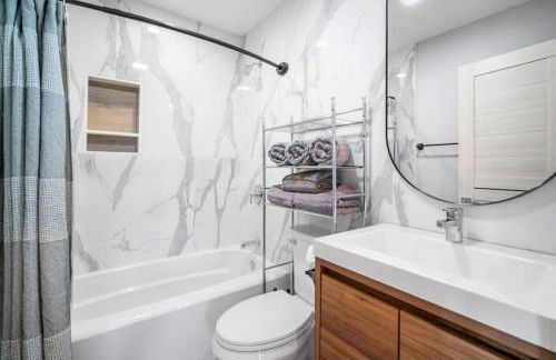 Unit 3 European style King size bed Stockton College - Foto 10