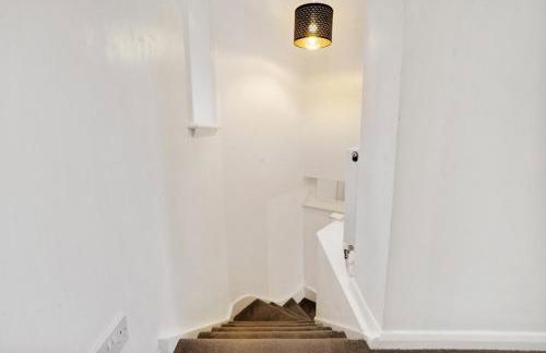 3 bed house near Gatwick and Redhill - Foto 8