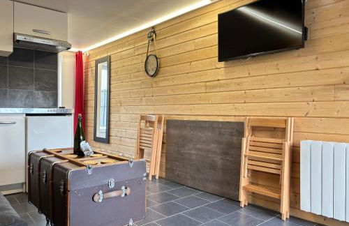 Hortansia apt rénové bien équipé avec terrasse aménagée jardin, parking privé, proche de la mer, près de Port en Bessin et Omaha Beach - Foto 11