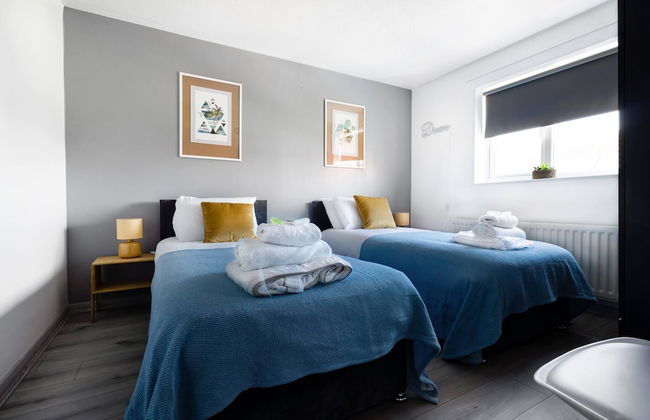 Family Holiday Home With Hot Tub Sleeps 8 - Foto 8