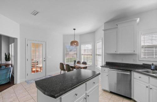 Hidden Lake Hideaway w/fenced in yard 3br 2 bath - Foto 33