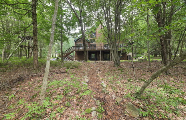 Elk Hollow by Avantstay Lakefront Chalet w/ Game Room & Fire Pit - Photo 50