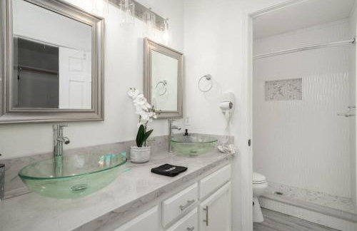 Simple Home for Work or Travel - Photo 15