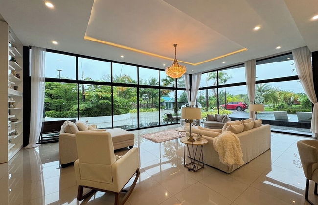 Huge Pool Villa with Private Lake - Foto 14