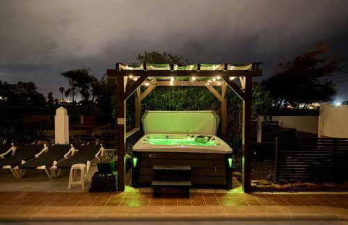 Casa Piedra, Luxury Family Front Line Golf, Hot Tub,Pool Table, 8 pers, Caleta de Fuste - Foto 35