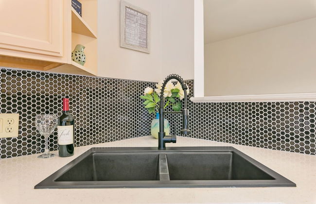 Mulberry Place: a Charming Cottage Near Old Town! - Photo 11