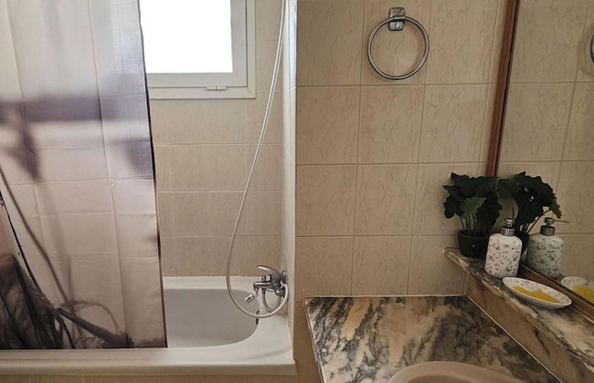 1 Bed Apt Sleeps 5 - Indoor Pool - Free Parking - Foto 7