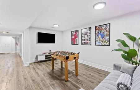 Chic 3BR-4BD-3Bath Oasis with Backyard Near NYC - Foto 25