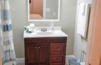 Quiet 3BR Escape, 4 TVs, Kitchen, Parking -F- - Foto 33