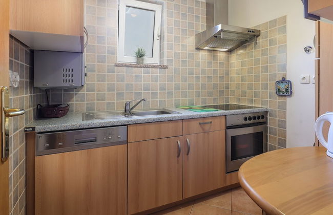 Peaceful Nature Retreat Near Krk Town With BBQ and Parking - Foto 10