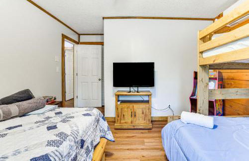 Long Pond Log Cabin with Hot Tub Soaks and Outdoor Fun - Foto 13