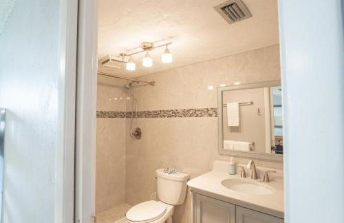 Luxury, Direct Oceanfront Unit and Balcony, Northeast Corner, Heated Pool, Garage Parking - Photo 22