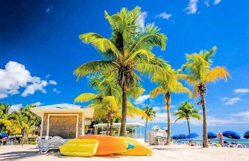 Luxury 5 Star Waterfront Condo 3 Bdr 2 Bath Pool Hot-Tub Panoramic Gulf and Intracoastal Waterway Views - Photo 55