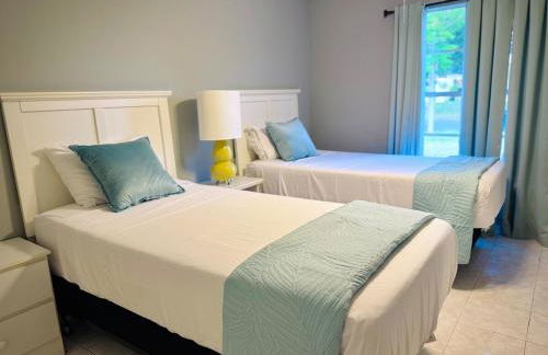 Main Villa 15 mins from Theme Parks & MCO - Foto 14