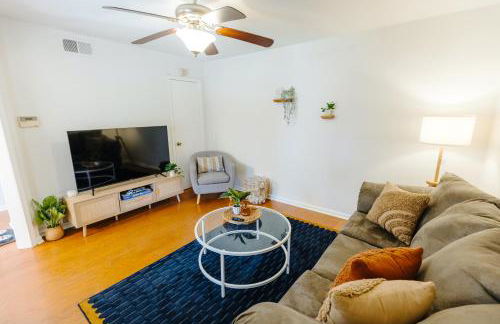 Centrally Located 2BR Overton Square Unit 2 Fast WiFi Free Parking Yes Pets - Foto 15