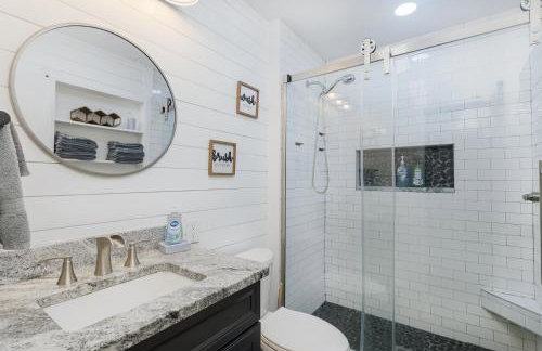 Beachside Bliss - Breakfast, Walk to Schooners, Sleeps 15, Fenced Privacy - Foto 34