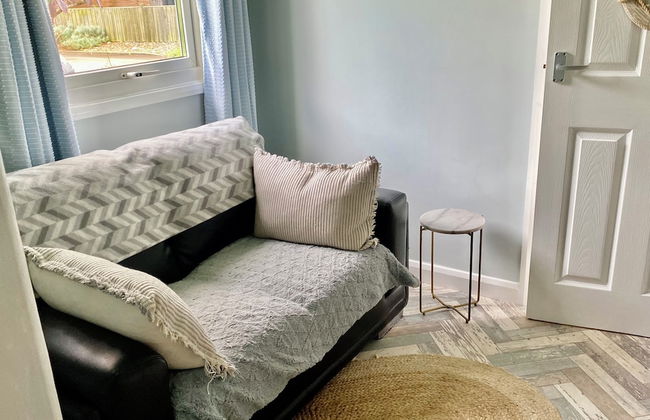 Large 3 bed Chalet -sleeps 6- dog Friendly- Garden - Foto 9