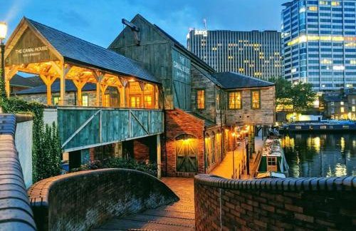 Large Home near Edgbaston Stadium, UOB & QE hospital sleeps 6 - Foto 50