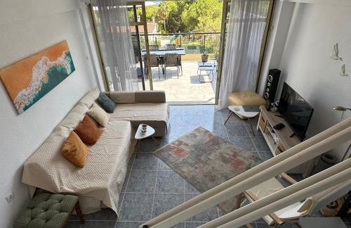 A slice of paradise in the sun with sea views - Photo 8