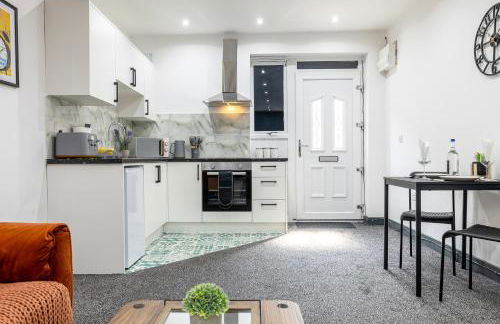 ROOMS NEAR ME - Entire place, kitchen & washroom with amenities, smart tv, fast Wifi, parking nearby - Foto 11