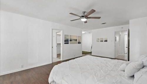 Small Town, Big House - Sleeps 8! - Foto 3