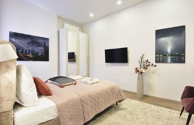 D&A Central Luxury Apartments - Photo 25