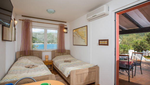 Seaside Studio - Photo 4, Room