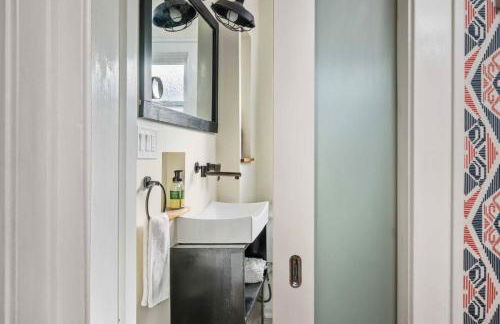 Charming Home in Inner Southeast Portland - Photo 15