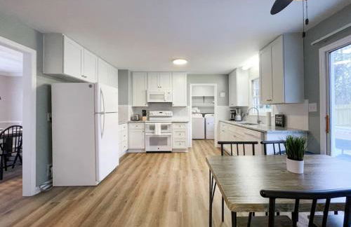 Fenced-In 4 BR 2mi North Hills, Garage, Storage - Foto 16