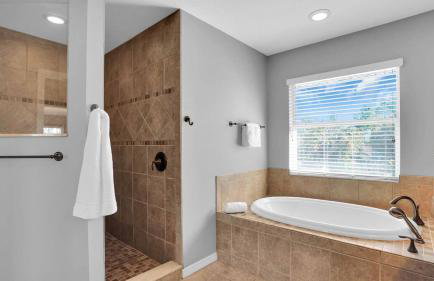 Modern home - 3K sqft - 5BR & 11 beds - brand new HOT TUB - 6 miles to AMI beaches - Foto 31