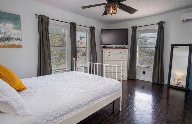 Splash Into Vacation 6BR Home w/ Pool & Waterslide - Foto 14