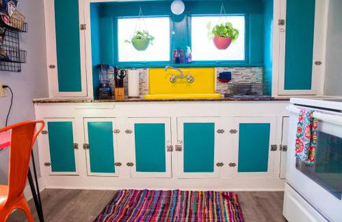 The Bluebird Cottage Style Cabin with Hot Tub near Turner Falls and Casinos - Foto 10