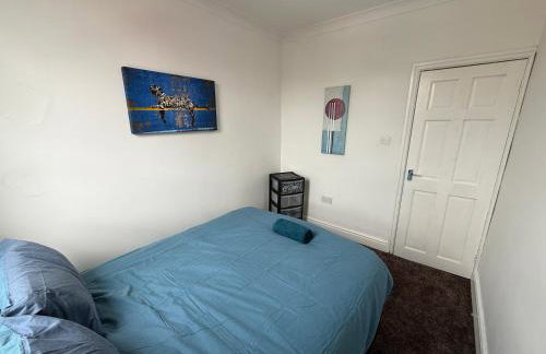 Leeds Serviced Accommodation - Apartments - 3 Bed House-Close To Centre -M621 & M1 - Contractors - Business Travellers - Families - Photo 18